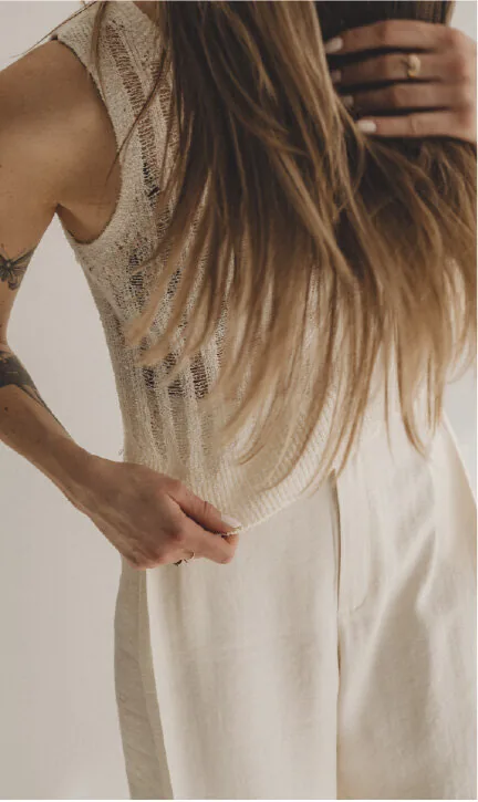 Calm portrait from behind, hair falling over shoulders